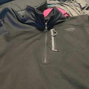 Like new NorthFace Black Men's 1/4 zip Pullover XL